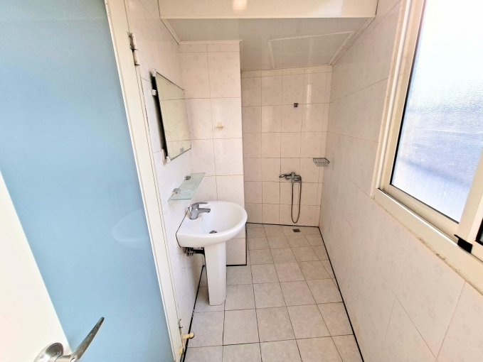 可租補*類一房一廳*流理台*陽台*衛浴開窗*室內機車位*子母車（第13張）