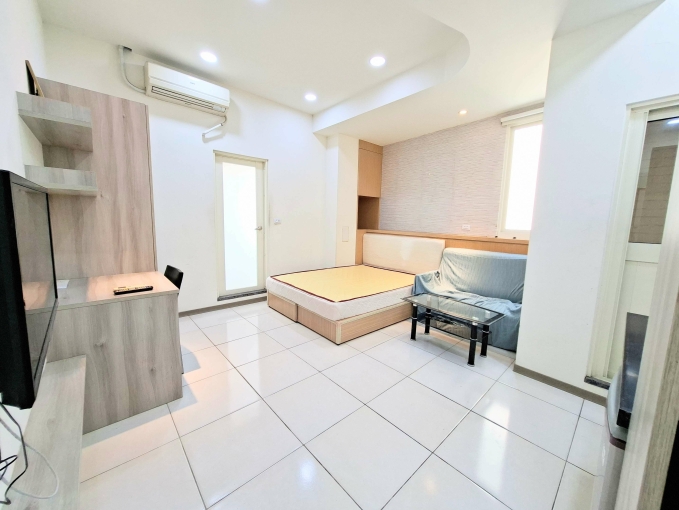 可租補*類一房一廳*流理台*陽台*衛浴開窗*室內機車位*子母車（第2張）