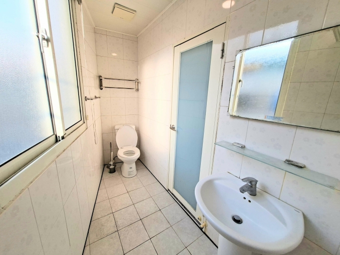 可租補*類一房一廳*流理台*陽台*衛浴開窗*室內機車位*子母車（第14張）