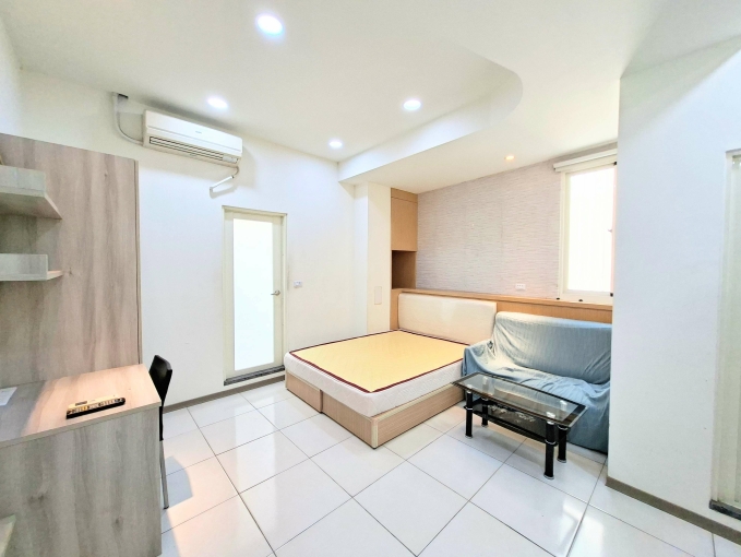 可租補*類一房一廳*流理台*陽台*衛浴開窗*室內機車位*子母車（第3張）