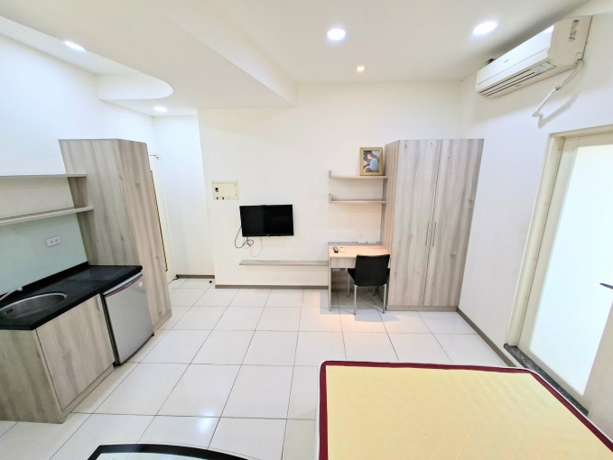 可租補*類一房一廳*流理台*陽台*衛浴開窗*室內機車位*子母車（第10張）