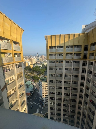 家具全包西區只要7500?高樓獨洗大陽台套房社宅 管理員垃圾代收|台水台電|免仲介費(第3張)