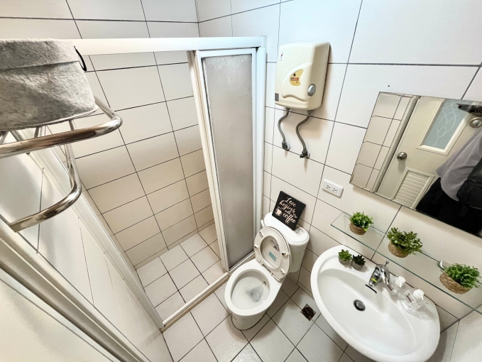 可租補☆電梯套房☆陽台獨洗☆飲水機☆子母車（第8張）