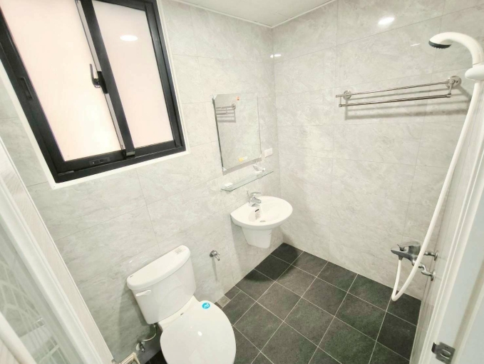 工業區首選💕附近汽車位可租💕全新完工💕陽台獨洗 - Image 5