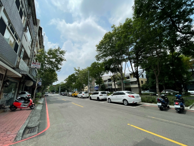 中國醫藥學院電梯陽台大套房（第2張）