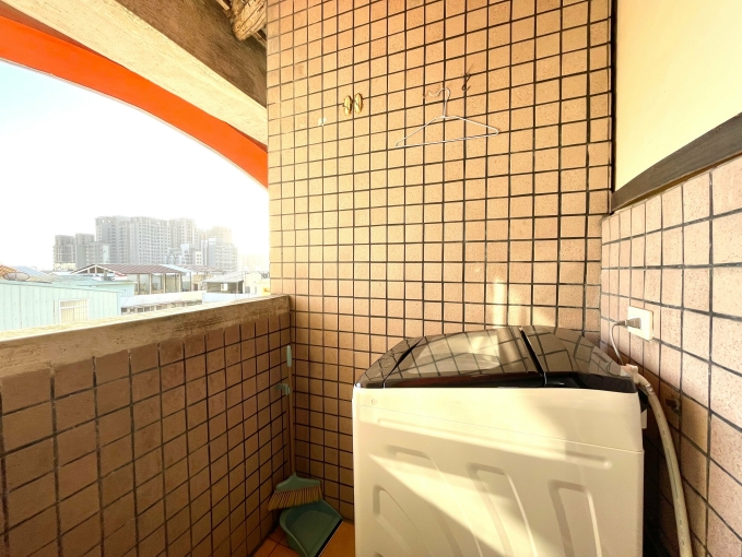 中國醫藥學院電梯陽台大套房（第10張）