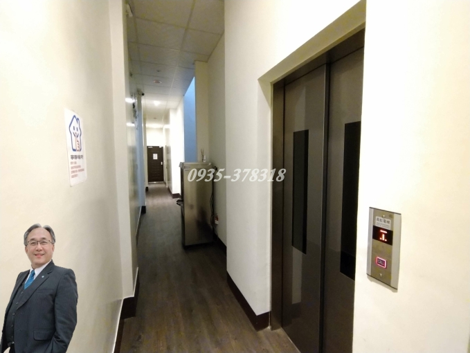 【租】民俗公園全聯(電梯)前大陽台-套房 (不寵)  請洽 : 0935-378318 - Image 2