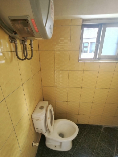 橘子🍊經貿愛買中央公園🍊包水網路子母車🍊可租補電梯套房(第3張)