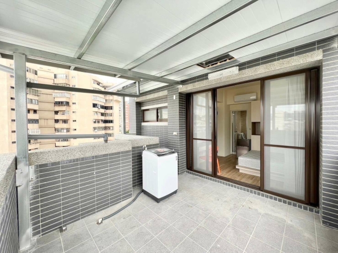 陽台開趴🍿可租補💞超大露臺🌤️系統裝潢🎀衛浴開窗（第8張）