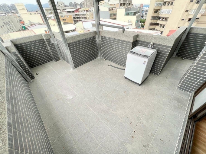 陽台開趴🍿可租補💞超大露臺🌤️系統裝潢🎀衛浴開窗（第1張）