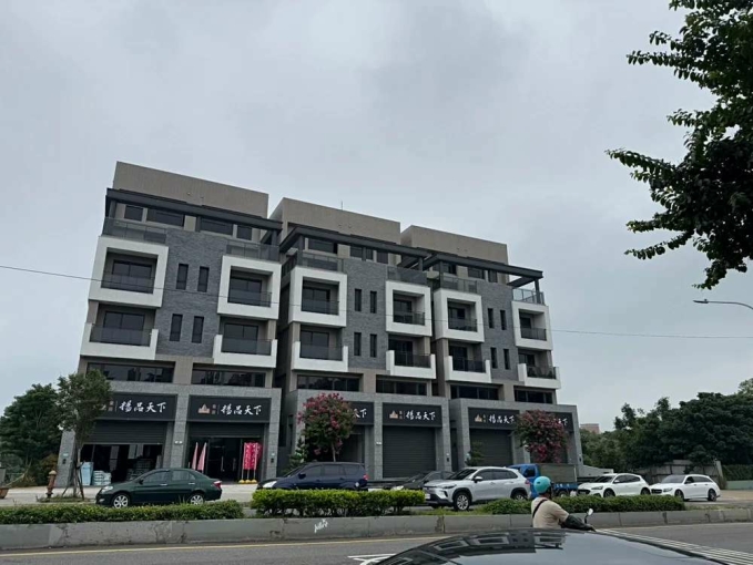 林口中山路便宜全新透店~地下室有平面車位（第11張）
