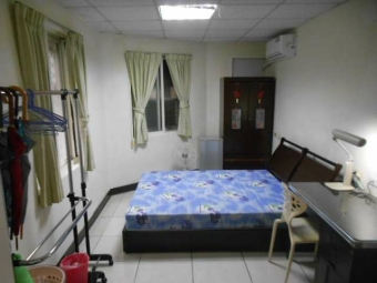 免仲介費 SOGO商圈公寓4樓網路套房出租 只另付電費（第1張）