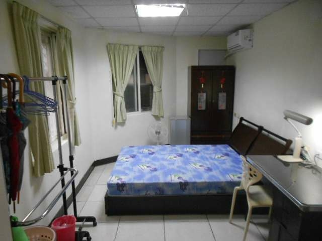 免仲介費 SOGO商圈公寓4樓網路套房出租 只另付電費（第1張）