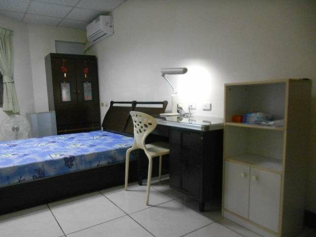 免仲介費 SOGO商圈公寓4樓網路套房出租 只另付電費（第2張）