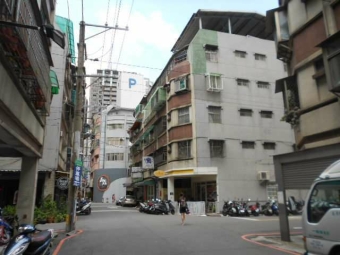 免仲介費 SOGO商圈公寓4樓網路套房出租 只另付電費（第11張）