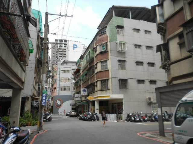 免仲介費 SOGO商圈公寓4樓網路套房出租 只另付電費（第11張）