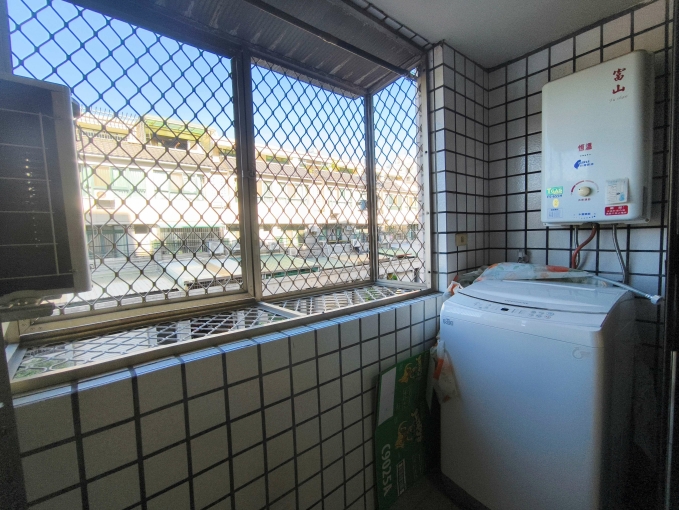 太平家樂福旁 電梯三房 可租補 家具全 - Image 5