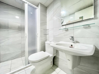 雙租補☆陽台☆超新電梯套房☆飲水機☆垃圾處理（第8張）