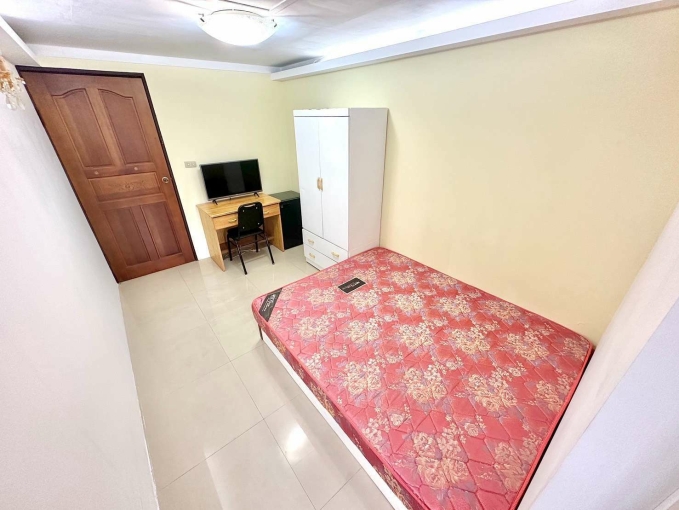 走路中友百貨✨可租補✨陽台獨洗✨管理員✨限女✨小資必看(第2張)