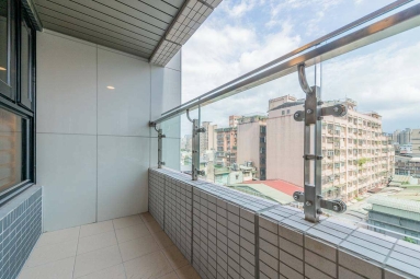 自租[免仲介費］拎包入住溫馨雅緻三房車3年新屋［短租可] - Image 25