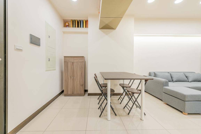 自租[免仲介費］拎包入住溫馨雅緻三房車3年新屋［短租可] - Image 8