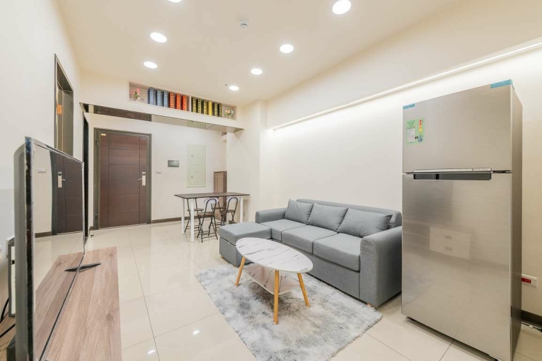 自租[免仲介費］拎包入住溫馨雅緻三房車3年新屋［短租可] - Image 2