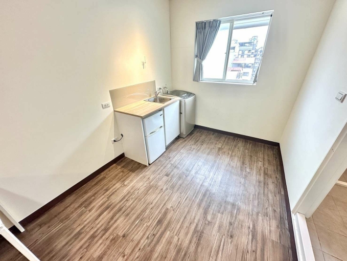 西裝快皺掉了⚡魔術大空間✨可租補✨獨洗獨曬💕近一中 中友⚡宇你相見（第6張）