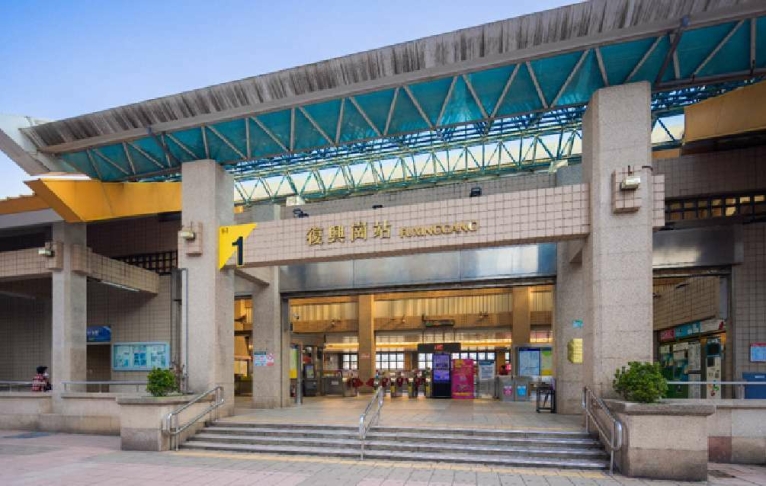 北投復興崗捷運站HITO社區室內機械式賓士級【轎車位】只剩3個（第6張）