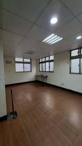 南勢角景平路景新街口 三樓 可租補 - Image 1