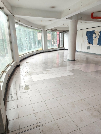 📢 高雄小港漢民商圈|黃金三角窗 2F 萬用店面出租 ✨(第6張)