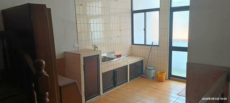 輕軌建工站建工商圈邊間騎樓式透天店面（第9張）