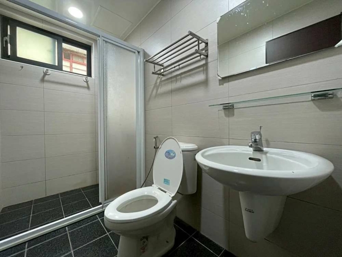 傑出租屋/稀有低樓層,一房一廳,陽台獨洗!! - Image 5