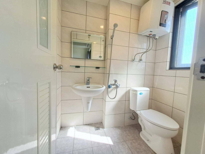 可租補☆整棟超新電梯套房☆陽台獨洗☆代收包裹☆子母車 - Image 6