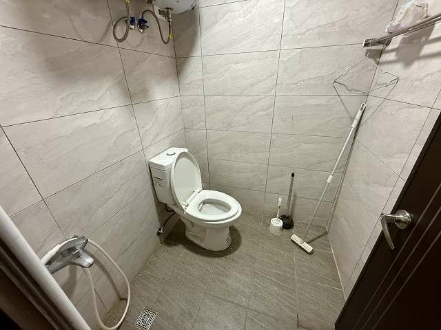 💞大象租屋💞近SOGO.威尼斯影城旁.漂亮精緻網路套房.傢俱.家電.有陽台（第7張）