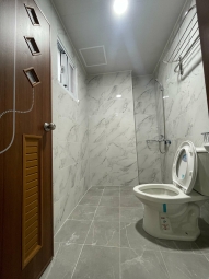 可租補套房,採光佳,鼎山家樂福旁,生活機能便利（第3張）