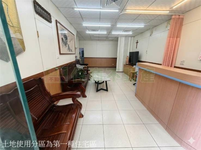 中央路🌺正路邊店面🌺邊間有增建空間好運用（第1張）