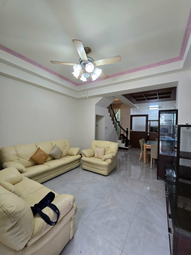 免管費＋有車位！沙鹿整棟透天出租 28K（第1張）