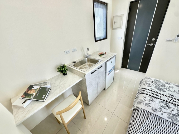 超新電梯套房*可貓*陽台獨洗曬*乾溼分離*衛浴開窗*流理臺*沙發*機車位~（第5張）