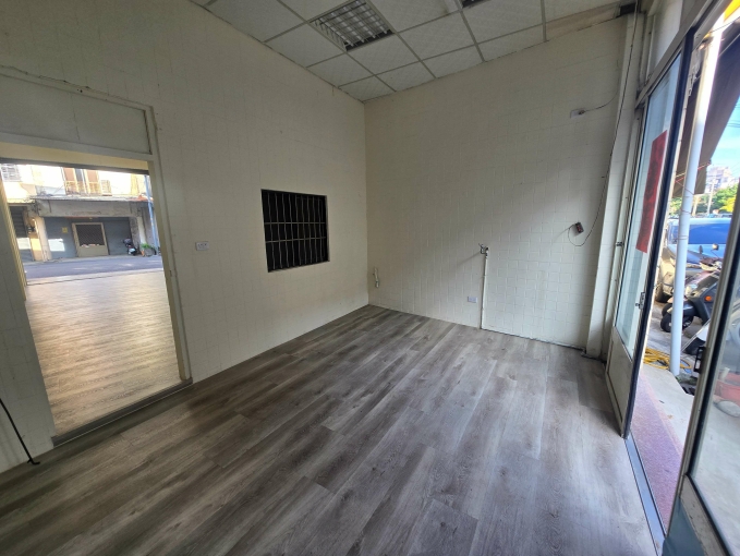 🏡精華地區稀有店住🏡好停車•門前百坪公園•千戶社區就在隔壁•人潮就是錢潮✨️（第2張）