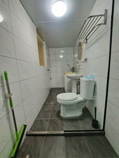 家庭式住家或三人合租,（物超所值） 溫馨簡約風, 兩面採光佳,隔音佳，超大陽台,通風（第9張）