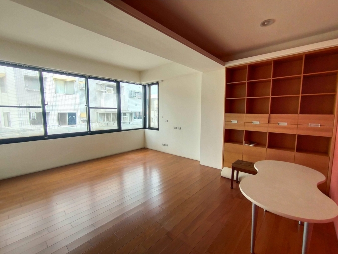 橘子🍊台灣大道巷內近漢口國中🍊稀有高質感別墅🍊可營登（第11張）