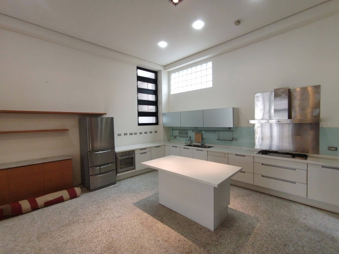 橘子🍊台灣大道巷內近漢口國中🍊稀有高質感別墅🍊可營登（第3張）