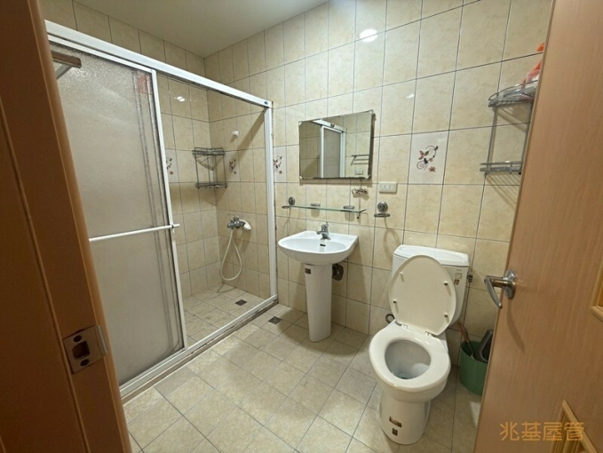 兆基社會住宅🏡中和員山公寓5樓3房家具齊可租補（第12張）