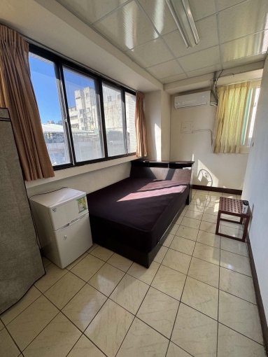 精華路段生活機能佳~後面就是勤美草悟道 - Image 1