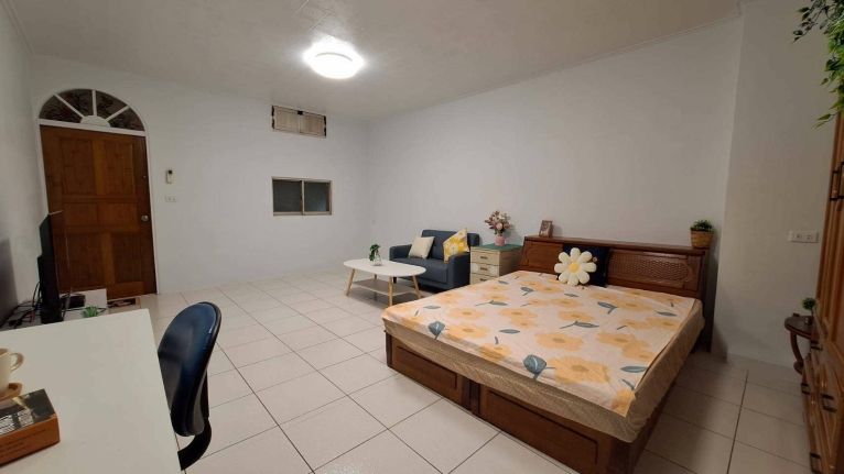 梅川東河畔~可租補全配超大套房 - Image 4