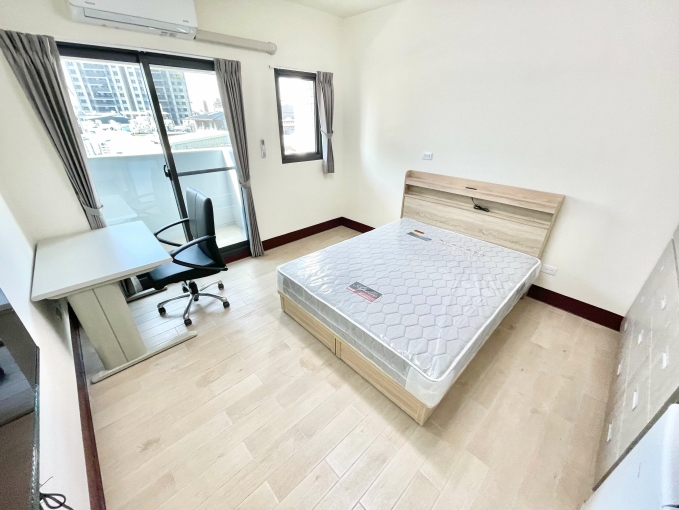 雙租補☆陽台☆超新電梯套房☆飲水機☆垃圾處理（第1張）