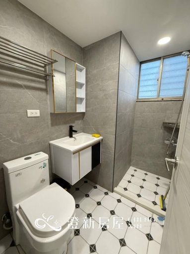 🎉步行5分到巨城/高樓層頂樓不怕吵/電梯三房只要29000/可租補報稅入戶籍/一層兩戶單純/重修翻修/養寵可談🎉（第15張）