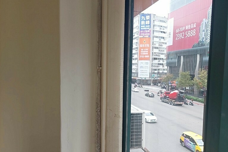 💓南京三民捷運電梯陽台套房/可養貓咪/可租補（第10張）