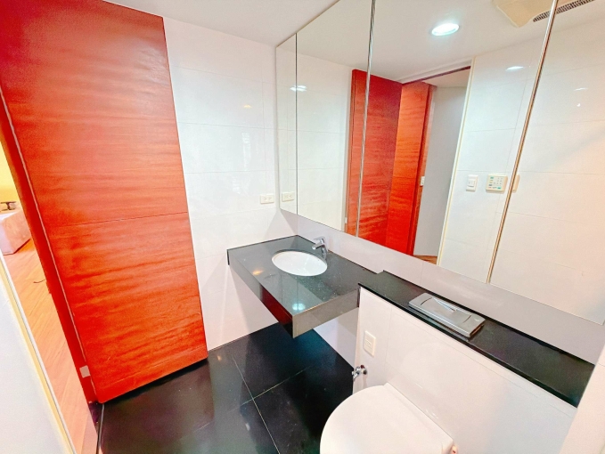 可租補戶籍★大墩國小2改1房★可寵★平面車位★浴缸衛浴✨全配 - Image 6