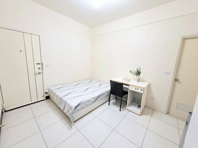 租補✨很新電梯套房✨採光佳.陽台獨洗曬*飲水機+子母車*室內好停機車✨（第1張）